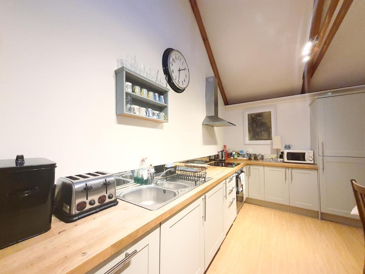 Edinburgh 2-Bedroom Cottage With Parking - Ground Floor エクステリア 写真