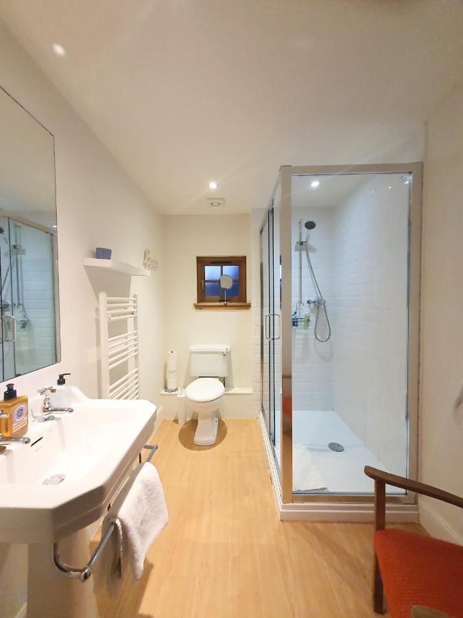 Edinburgh 2-Bedroom Cottage With Parking - Ground Floor エクステリア 写真